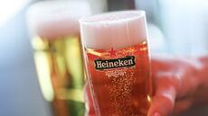 Le brasseur Heineken va supprimer entre 5.000 et 6.000 emplois