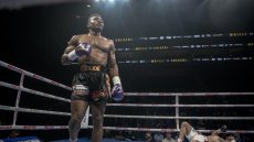 Boxe: Mbilli éteint Sulecki dès le premier round, attend toujours Canelo
