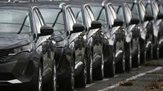 Marché automobile français toujours en berne, ventes d'électriques sous perfusion