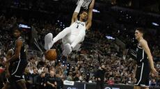 NBA: les Spurs rendent hommage à Popovich, Wembanyama brille encore