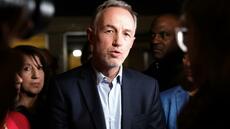 Le candidat PS à la mairie de Paris Emmanuel Grégoire favorable à une vente du Parc des Princes au PSG