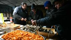 Mobilisation agricole: jour de réveillon de Noël sur les barrages du Sud-Ouest