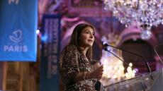 Municipales à Paris: Hidalgo fait ses adieux à l'Hôtel de ville sans un mot sur la campagne de Grégoire