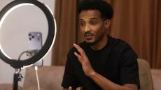 Accusé vraisemblablement à tort de l'enlèvement d'espions français, le retour triomphal d'un Somalien expulsé des (…)