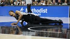 NBA: les Spurs renversent les Knicks, frayeur pour Wemby