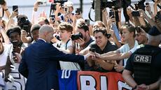 Mon chat s'appelle Zizou: à Paris, les supporters ont accueilli le sélectionneur Zidane