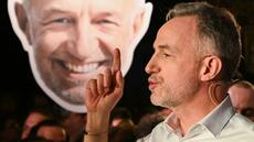 A Paris, Grégoire veut être un maire d'hyper-proximité, différent d'Hidalgo