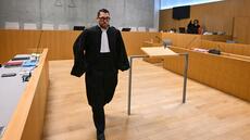 La mère accusée d'avoir empoisonné ses filles, décrite comme mythomane, nie en bloc