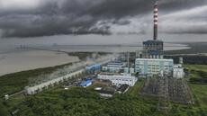 Indonésie: le maintien d'une vaste centrale à charbon interroge sur la transition énergétique