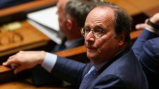 Hollande demande une révision profonde du budget pour ne pas censurer