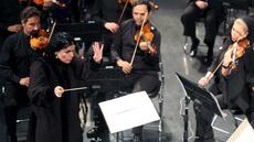 En Iran, la première femme à diriger un orchestre symphonique fait naître des vocations