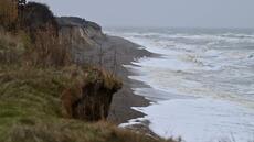 En Angleterre, face à l'érosion côtière, s'adapter plutôt que se défendre