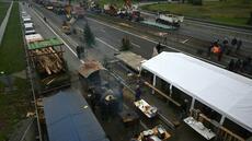 Colère agricole: des barrages persistent dans le Sud-Ouest, au premier jour des vacances