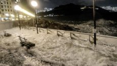 Hong Kong ferme les écoles et annule les vols à l'approche du super typhon Ragasa