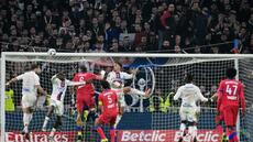 Ligue 1: le PSG souffre avant de faire plier Lyon