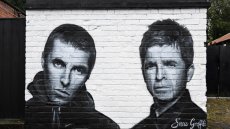 Oasis, du clash au cash
