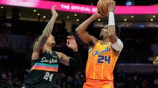 NBA: coup d'arrêt pour les Spurs à Charlotte, Embiid au soutien de Sixers privés de George