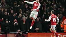 Foot: Arsenal foudroie Aston Villa (4-1) dans le choc au sommet