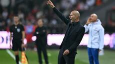 Foot: Zidane réussit sa première à la tête des Bleus
