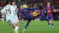 Espagne: trop fort pour Oviedo, le FC Barcelone reprend la première place