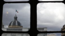 Pesticides: la décriée loi Duplomb soumise à des tractations décisives au Parlement