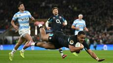 Rugby: les Anglais invaincus à l'issue des tests d'automne en battant l'Argentine 27-23