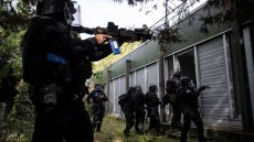 RAID: Quand vous voyez arriver trente mecs de 120 kilos, surarmés, il vaut mieux se rendre