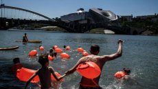 En pleine canicule, les Lyonnais s'offrent une baignade dérivante sur le Rhône