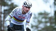 Mathieu van der Poel remporte le cyclo-cross du Nouvel an à Baal