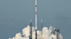 L'entreprise spatiale de Bezos parvient à récupérer le propulseur de sa grande fusée, une prouesse