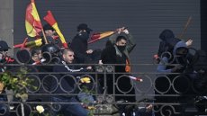 Espagne: 17 interpellations après des violences entre pro et anti-Franco