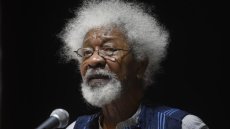 Le Nigérian Wole Soyinka, Nobel de littérature, annonce que son visa américain a été annulé