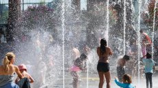Les enfants restent trop mal protégés du soleil