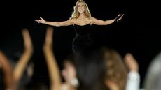 Céline Dion ouvre en chanson la semaine de la mode à Paris