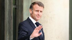 Macron prône la fermeté de la France face à l'Algérie inflexible