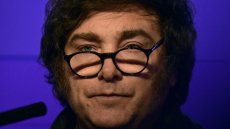 Argentine: Milei nettement défait lors d'une importante élection-test, mais résolu à accélérer
