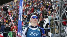 JO: le biathlète Éric Perrot médaillé d'argent sur l'individuel, derrière le Norvégien Johan-Olav Botn