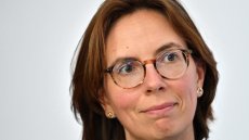 Pour produire plus, il y a d'autres manières que supprimer des jours fériés, selon de Montchalin