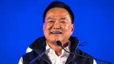 Anutin Charnvirakul, un caméléon politique déterminé à rester Premier ministre de Thaïlande