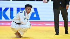 Mondiaux de judo: pas de médaille pour Amandine Buchard, sortie par la Japonaise Abe