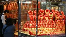 A Hong Kong, l'argent séduit les épargnants face à l'or jugé trop cher