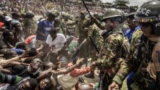 Kenya : bousculade aux funérailles de l'opposant Odinga, 2 morts, des dizaines de blessés
