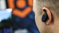 Les écouteurs, nouvelle frontière de l'IA intégrée, ces start-up y croient