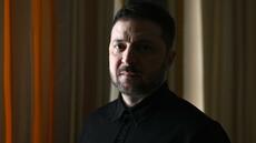 Après quatre ans d'invasion, l'Ukraine ne perd pas la guerre, dit Zelensky à l'AFP