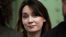 Après l'arrêté d'expulsion, le gouvernement gèle les avoirs de Fedorova, qui dénonce une pression politique