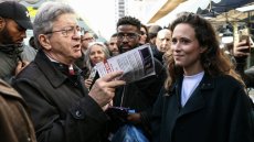 En banlieue, Mélenchon savoure sa popularité et tacle le Parti socialiste