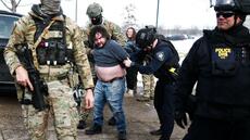 Les élus de Minneapolis s'en prennent à l'administration Trump après la mort d'une femme tuée par un agent de&nbsp;(…)