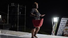 Au Kenya, un défilé de mode pour femmes rondes rendant grâce à leur beauté