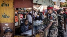 Madagascar: fête lucide et cour auprès du militaire en passe d'être investi président