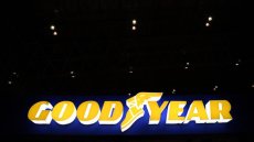 Eclatements de pneus mortels: Goodyear Operations mise en examen